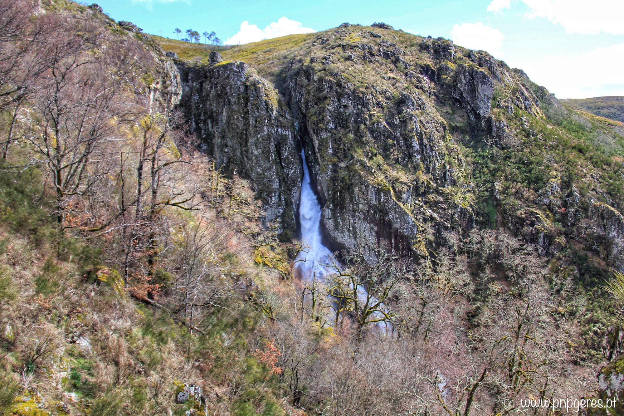 Cascata De Pit es Das J nias Parque Nacional